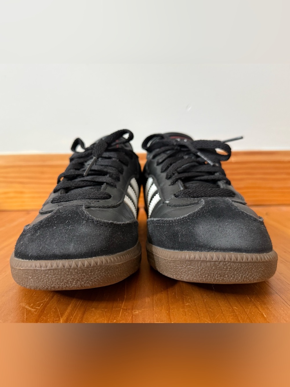 adidas Kids' Samba Indoor Soccer Shoes | Size 5 - Picture 4 of 9